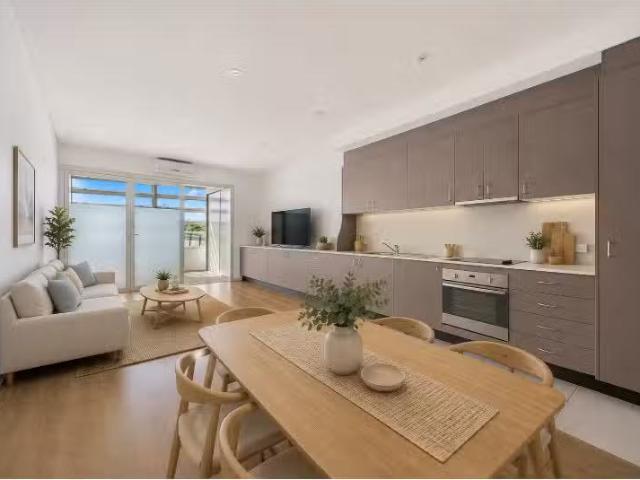 Cozy 2 BR 14/54 Regent Street, Chippendale Apartment for rent.
