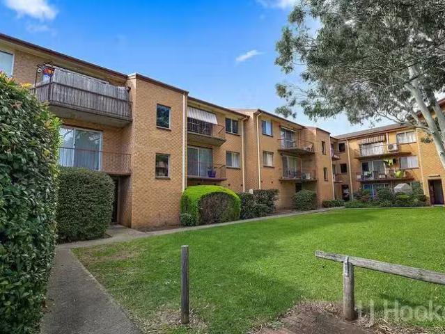 Deal! 2 BR 14/17 Mowatt Street, Queanbeyan East, NSW 2620