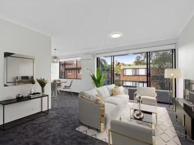 Cheap 2 BR 14/28 Bent Street, Neutral Bay Apartment for rent.