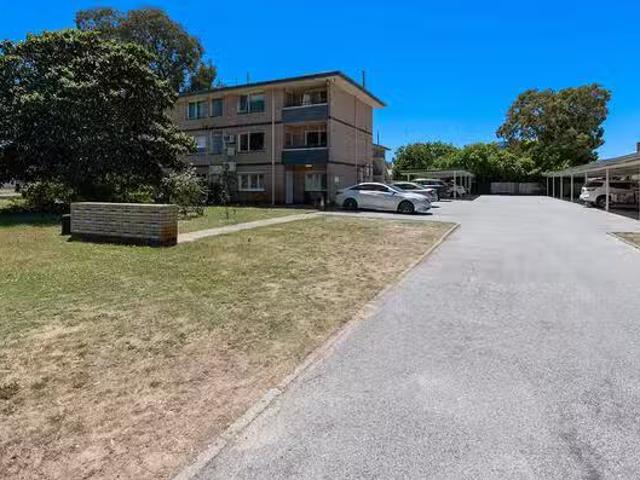 Cozy 2 BR 16/839 Canning Highway, Applecross, WA 6153
