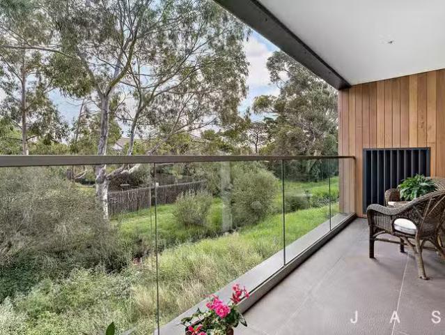 Unique 2 BR 16/110 Roberts Street, West Footscray, VIC 3012
