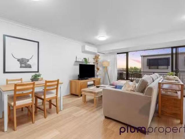 Cozy 2 BR 17/63 Vale Street, Kelvin Grove, QLD 4059