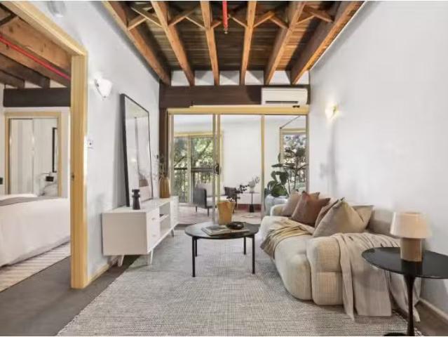 Just in! 2 BR 19/1 Wiley Street, CHIPPENDALE Apartment for ren.