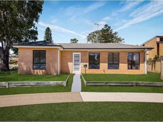 Nice 2 BR 1A Myora Close, Green Valley House for rent Listed.