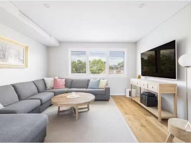 Deal! 2 BR 204/291 Miller Street, Cammeray Apartment for rent.