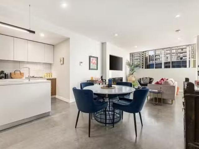 Cozy 2 BR 203/200 Toorak Road, South Yarra, VIC 3141