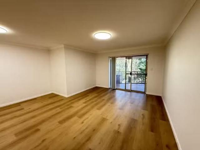 For Rent! 2 BR 20/35 Glenmore St. Naremburn Apartment for rent.