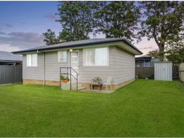 Charming 2 BR 20A Heador Street, Toukley House for rent Liste.