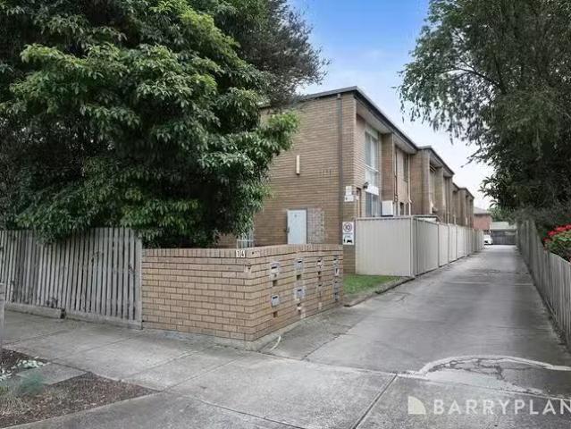 Nice 2 BR 2/14 Ridley Street, Albion, VIC 3020