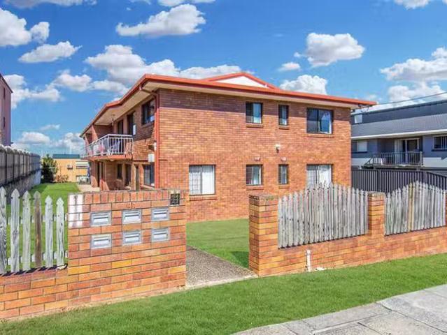 Cheap 2 BR 2/11 Pilba Street, Chermside, QLD 4032