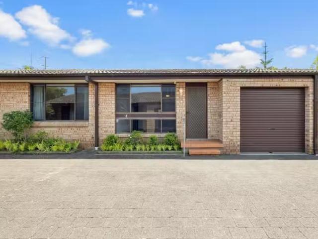 Cheap 2 BR 2/1 3 Athol Street, Toukley Apartment for rent Lis.