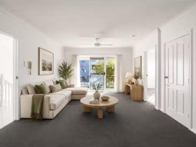 Unique 2 BR 2/24 Bourke Street, North Wollongong Townhouse for.