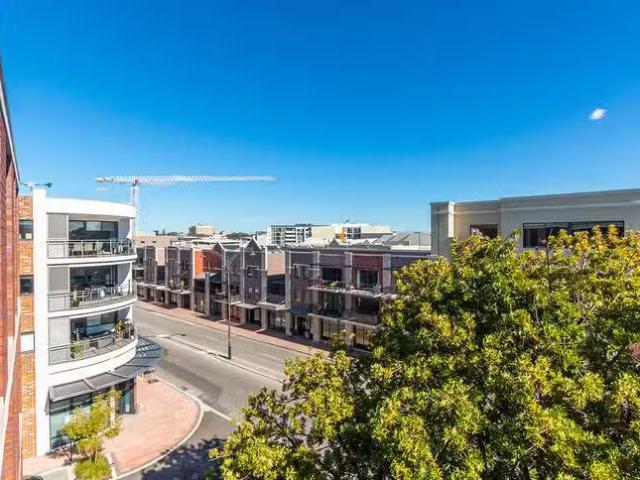 Deal! 2 BR 22/9 Salvado Road, Subiaco, WA 6008
