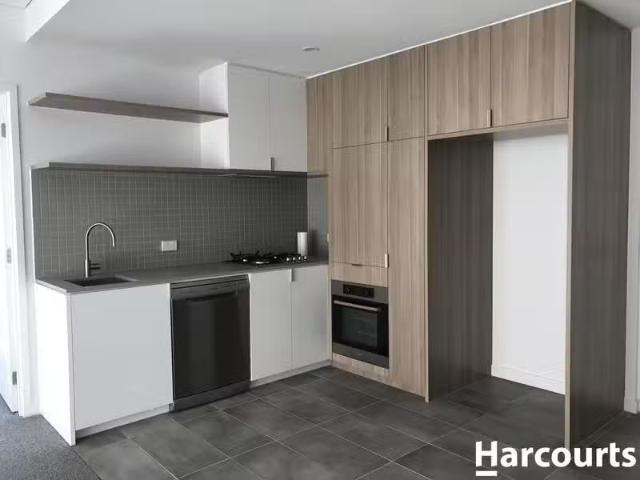 For Rent! 2 BR 2/2 Clark Street, WILLIAMS LANDING, VIC 3027.