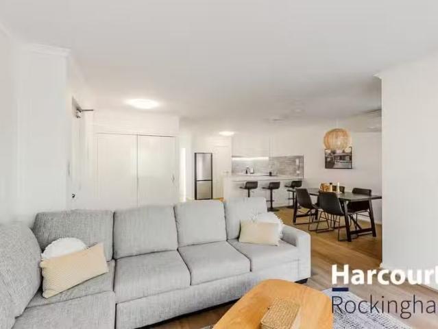 Nice 2 BR 23/58 Kent Street, ROCKINGHAM, WA 6168 House for R.