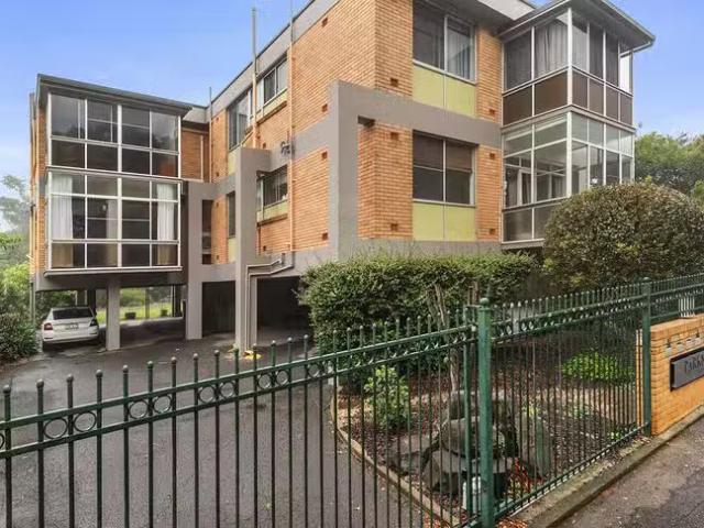 For Rent! 2 BR 2/33 35 Godsall Street, East Toowoomba, QLD 4.