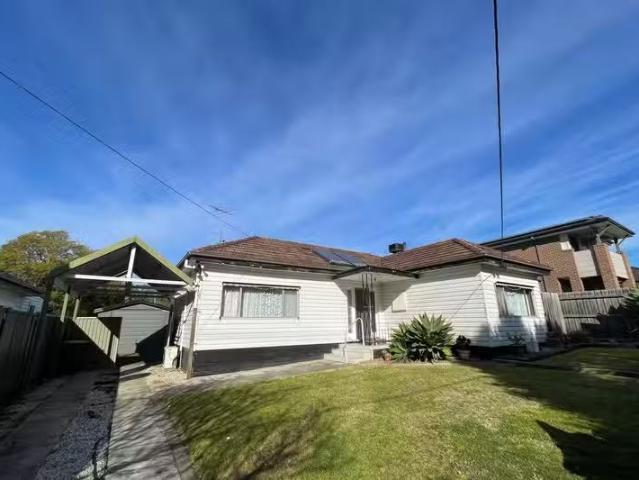 Just in! 2 BR 23 Drysdale Avenue, Hamlyn Heights, VIC 3215 H.