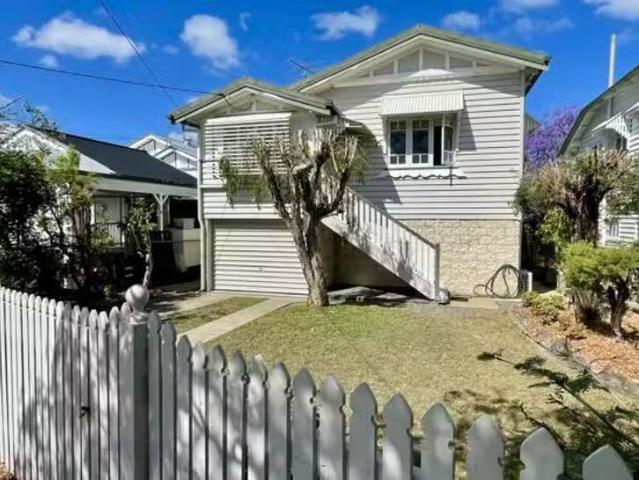 Unique 2 BR 24 Geera Street, Coorparoo, QLD 4151
