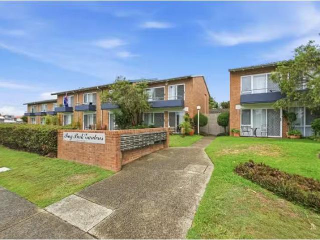 Unique 2 BR 25/21 Park Street, Port Macquarie Townhouse for re.