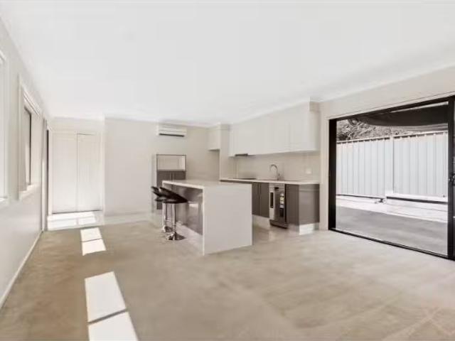 For Rent! 2 BR 25B Petterd Street, Page Townhouse for rent Li.
