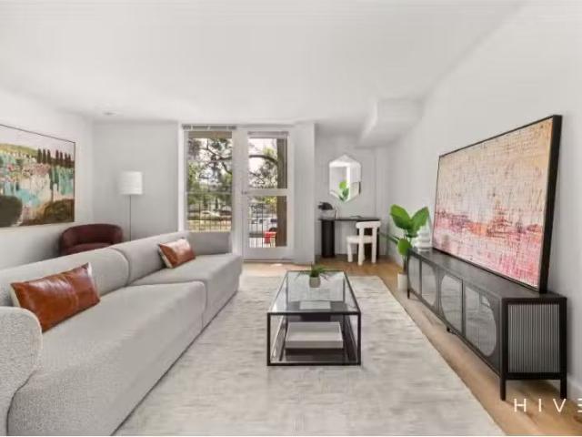 Deal! 2 BR 264 Northbourne Avenue, partson Townhouse for rent.