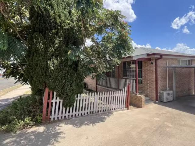 Just in! 2 BR 2/74 Darling Street, COWRA Apartment for rent L.