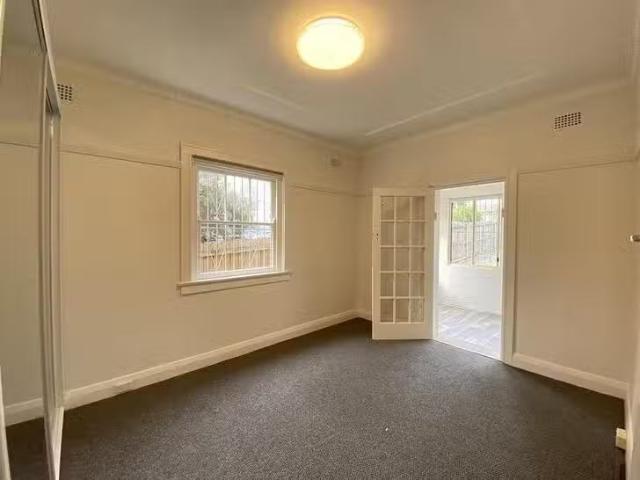 Deal! 2 BR 2/92 Houston Road, Kingsford, NSW 2032