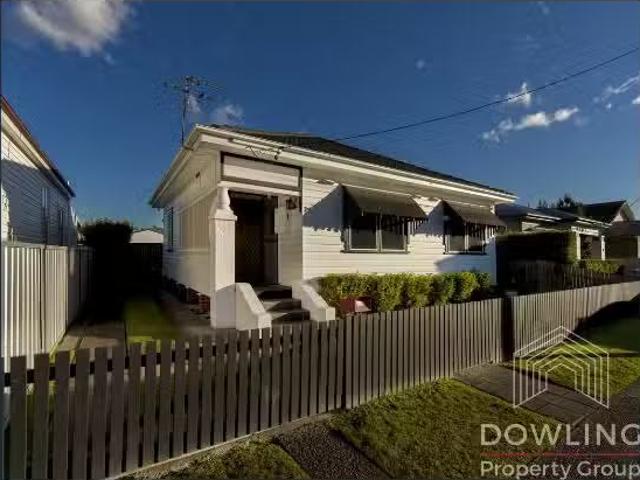 Charming 2 BR 29 Hamilton Street, Hamilton North House for ren.