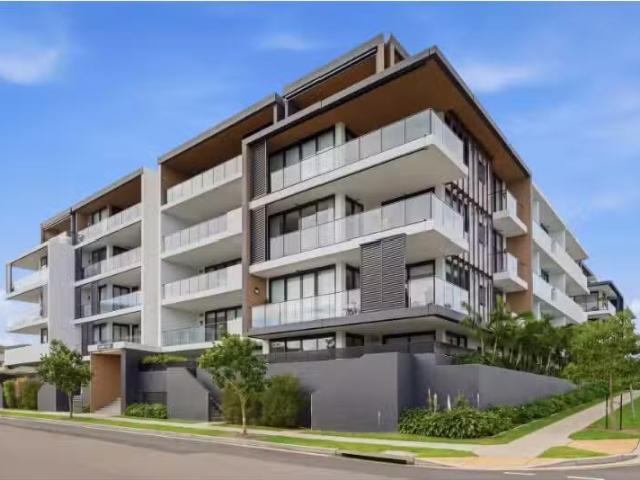 Cozy 2 BR 307/179 Albany Street, Point Frederick Apartment for.