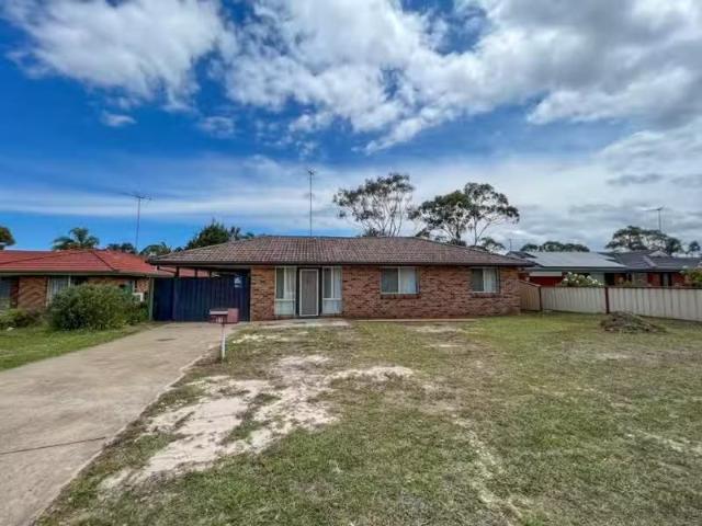For Rent! 2 BR 31 Greengate Road, ST HELENS PARK House for ren.