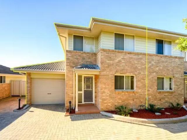 Deal! 2 BR 3/1 Eveleen Street, Cardiff South Townhouse for ren.