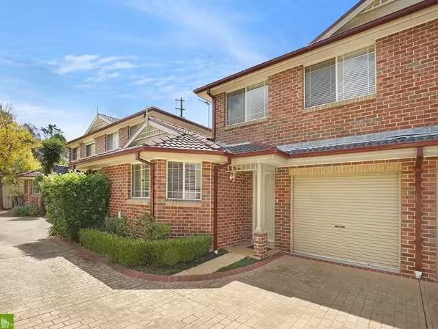 New 2 BR 3/24 Montague Street, FAIRY MEADOW Townhouse for rent.