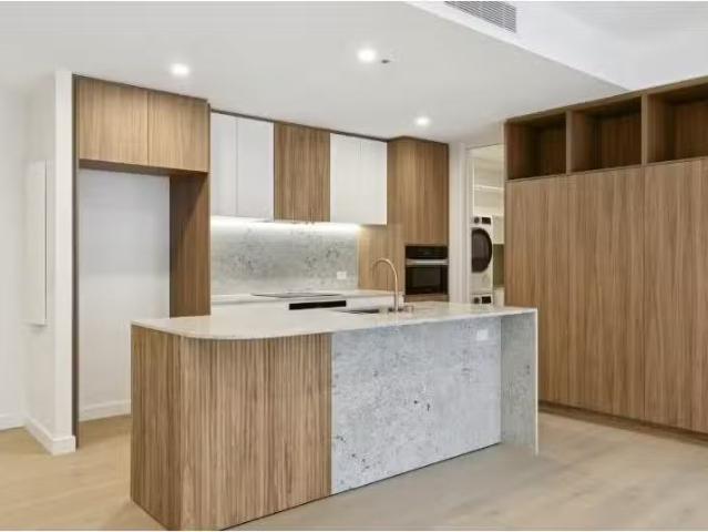 Nice 2 BR 332/62 Constitution Avenue, Parkes Apartment for ren.