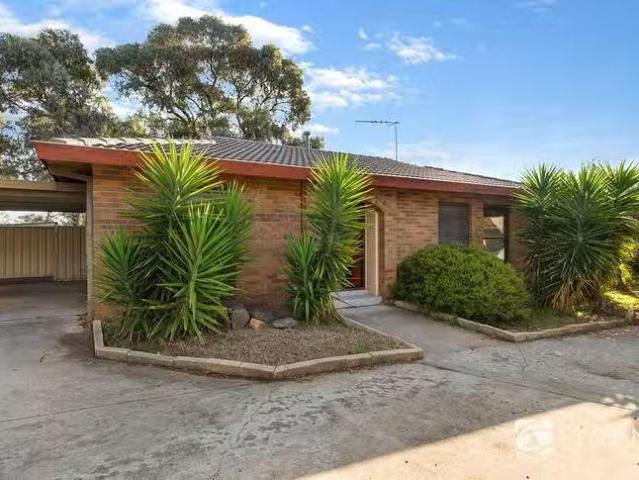 Cozy 2 BR 3/4 Carola Court, Kennington, VIC 3550