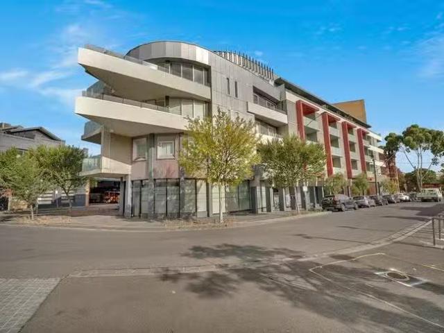 Charming 2 BR 35/174 Peel Street, Windsor, VIC 3181