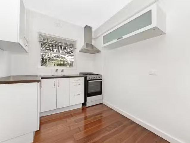 Nice 2 BR 3/66 Auburn Road, Hawthorn, VIC 3122