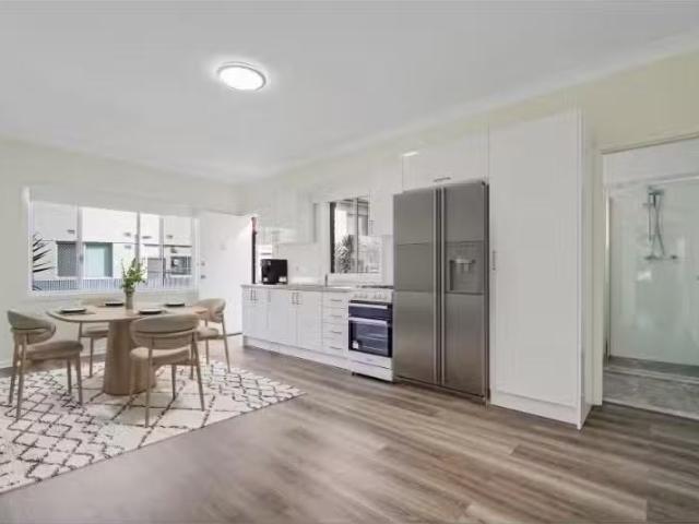 Nice 2 BR 3/72 Peterborough Avenue, Lake Illawarra Apartment f.
