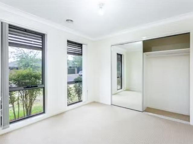 Rental! 2 BR 7 Charles Perkins Circuit, Bonner House for rent.