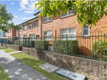 Unique 2 BR 7b/2 Carl Street, WOOLLOONGABBA House for rent Li.