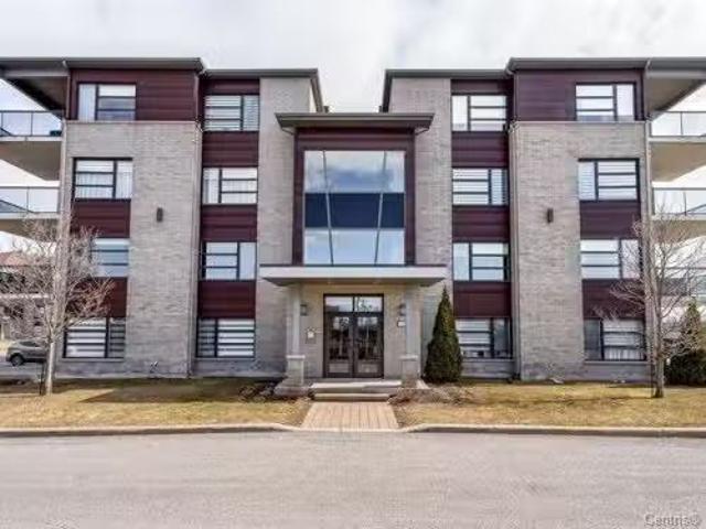 Unique 2 BR 403 116 Rue Dubois, Saint Eustache, QC, J7P 4W9.