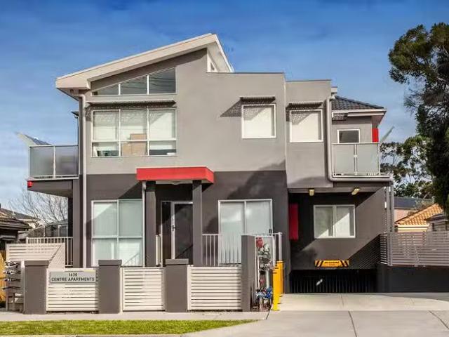 Cheap 2 BR 4/1430 Centre Road, Clayton South, VIC 3169