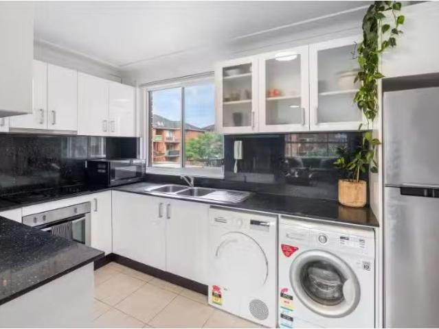 New 2 BR 4/1 Gray Crescent, Eastlakes Apartment for rent List.