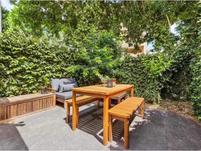 Nice 2 BR 42 Comber Street, Paddington House for rent Listed.