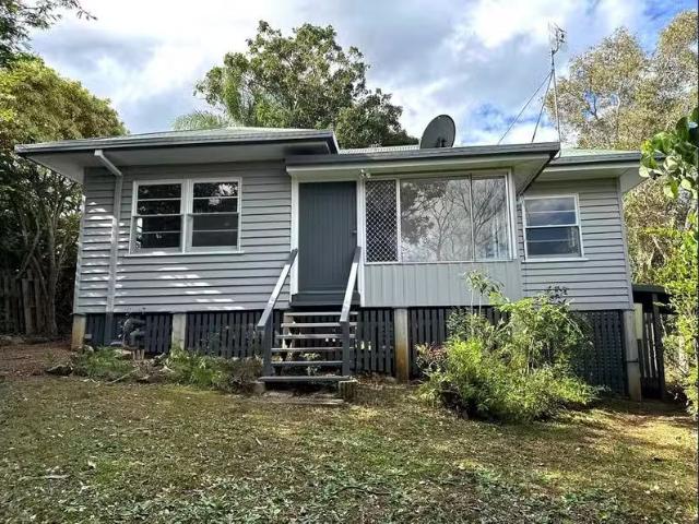 Charming 2 BR 42 Hospital Road, NAMBOUR, QLD 4560 House for.