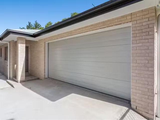 Unique 2 BR 43a Deniven Street, CORINDA, QLD 4075 House for.