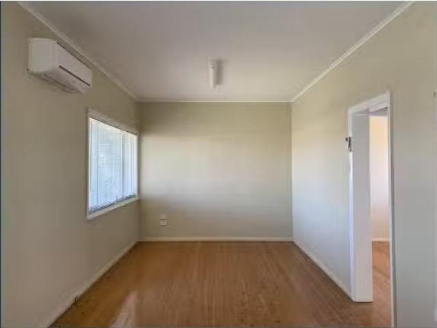 Cozy 2 BR 4/42 Anne Street, Moree Apartment for rent Listed b.