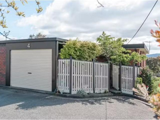 Deal! 2 BR 4/4A Ben Street, WEST HOBART Apartment for rent Li.