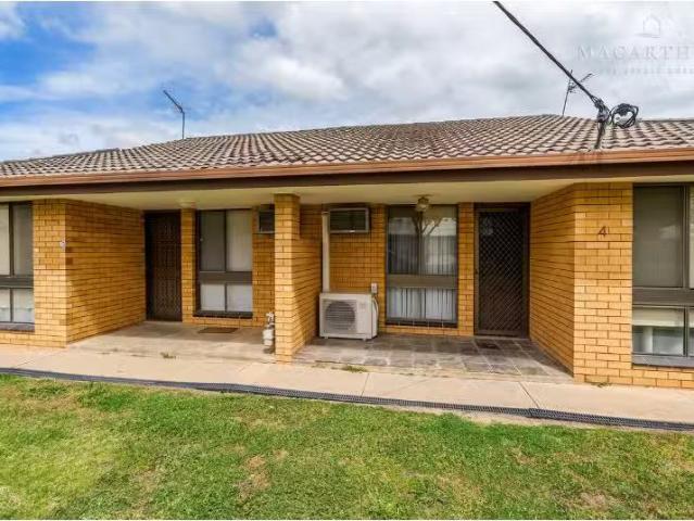Just in! 2 BR 4/66 Inglis Street, Lake Albert Apartment for re.