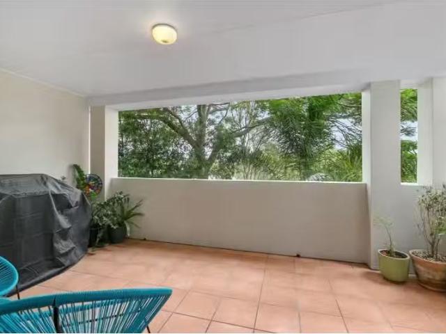 Cozy 2 BR 4/75 Cornwall Street, Annerley Apartment for rent L.