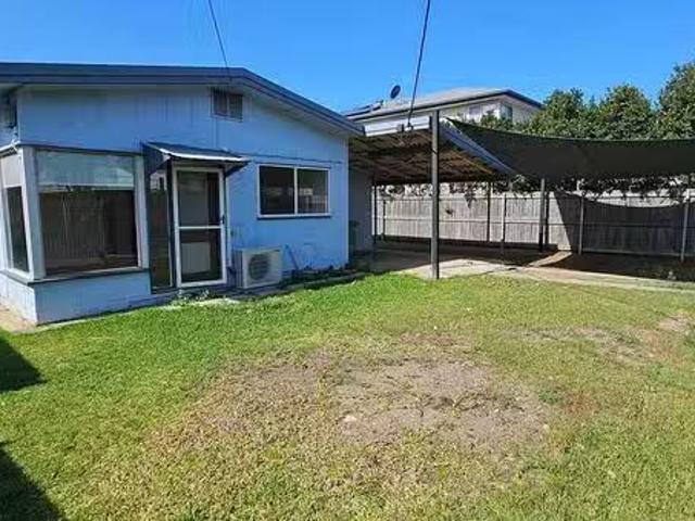 Nice 2 BR 4 Dan Street, Clontarf, QLD 4019